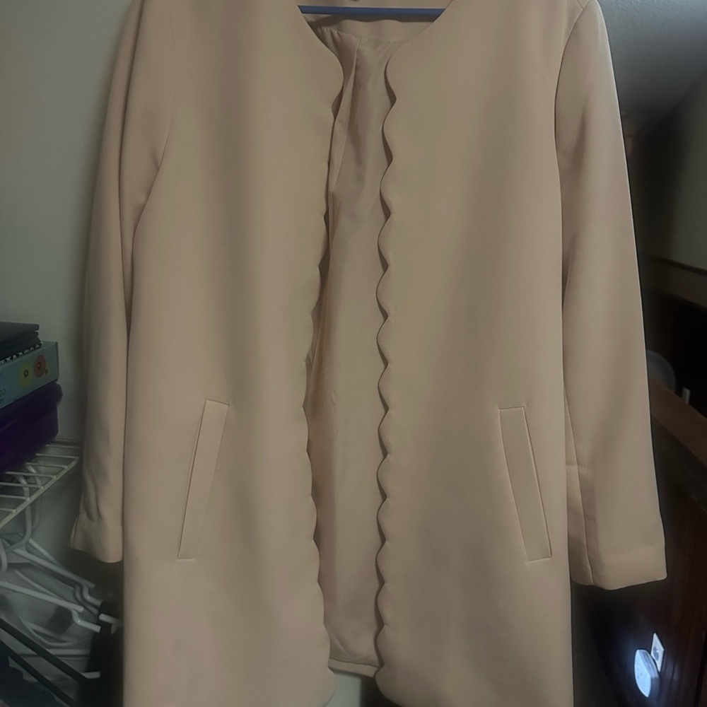 H&M Beige Scalloped Blazer